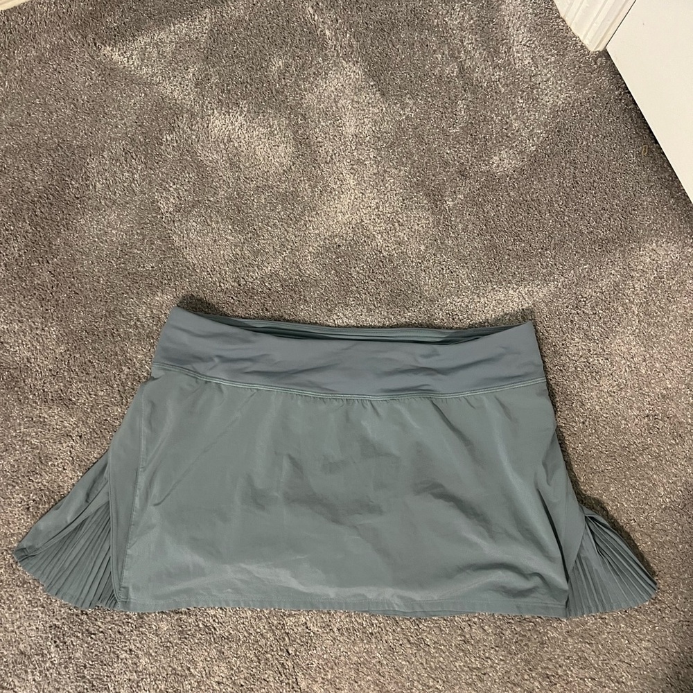 Lululemon Play off the Pleats Skirt Blue, Size 10